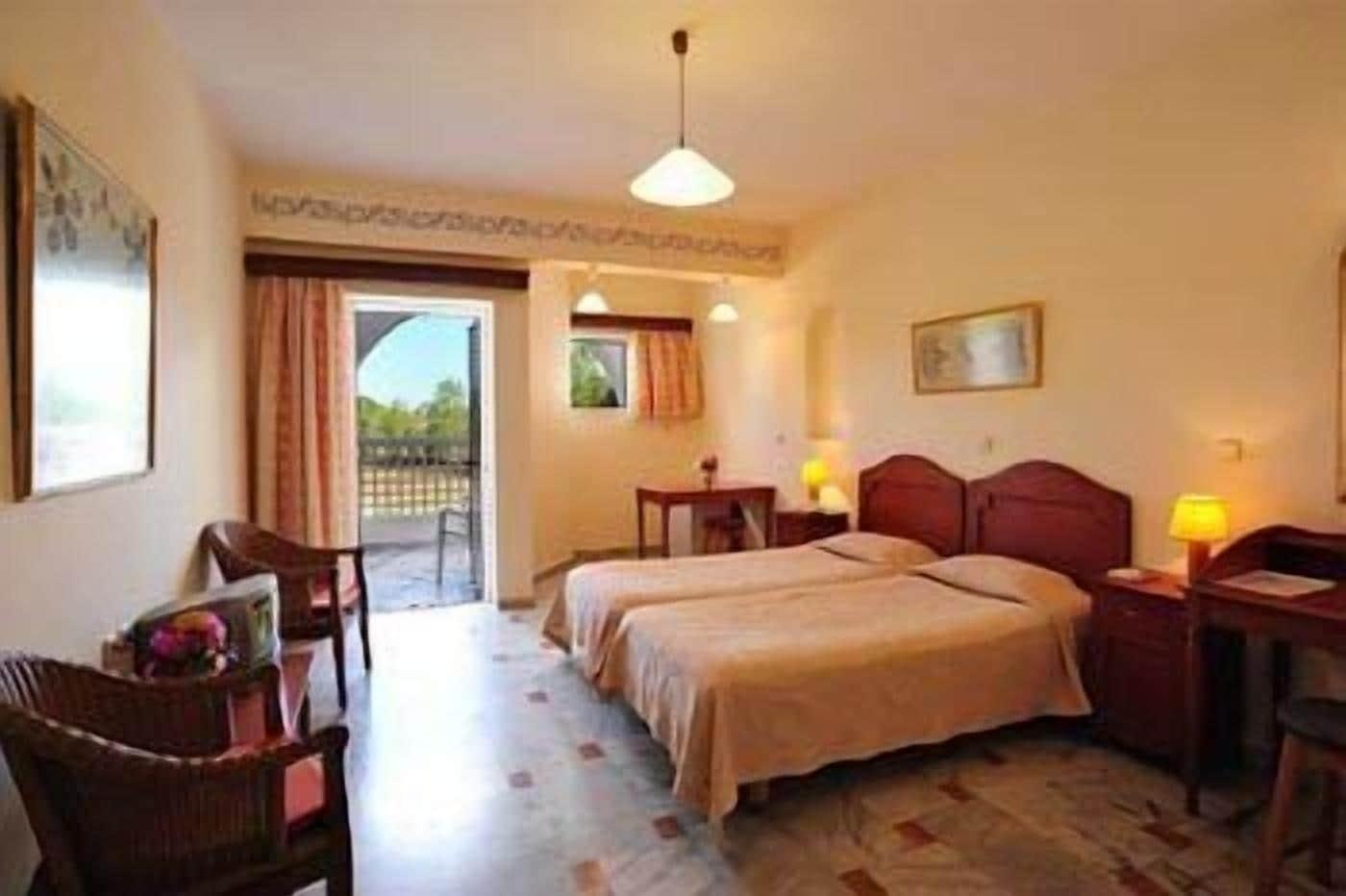 Ilaria Hotel Kalamaki  Bagian luar foto