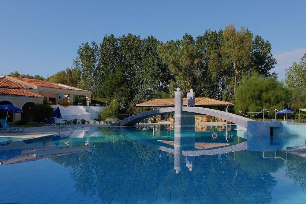 Ilaria Hotel Kalamaki  Bagian luar foto