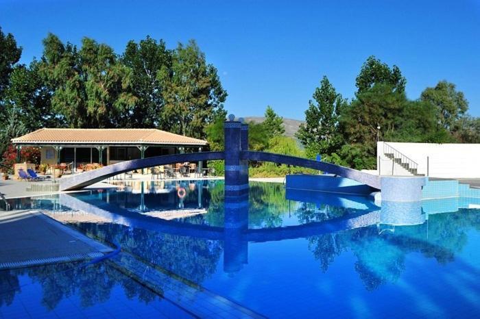 Ilaria Hotel Kalamaki  Bagian luar foto