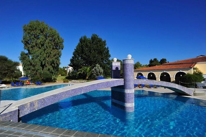 Ilaria Hotel Kalamaki  Bagian luar foto