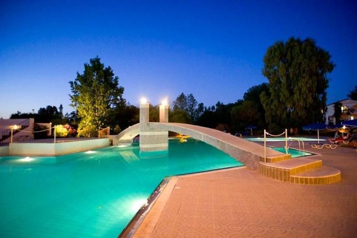 Ilaria Hotel Kalamaki  Bagian luar foto