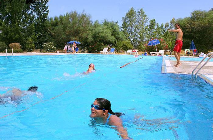 Ilaria Hotel Kalamaki  Bagian luar foto