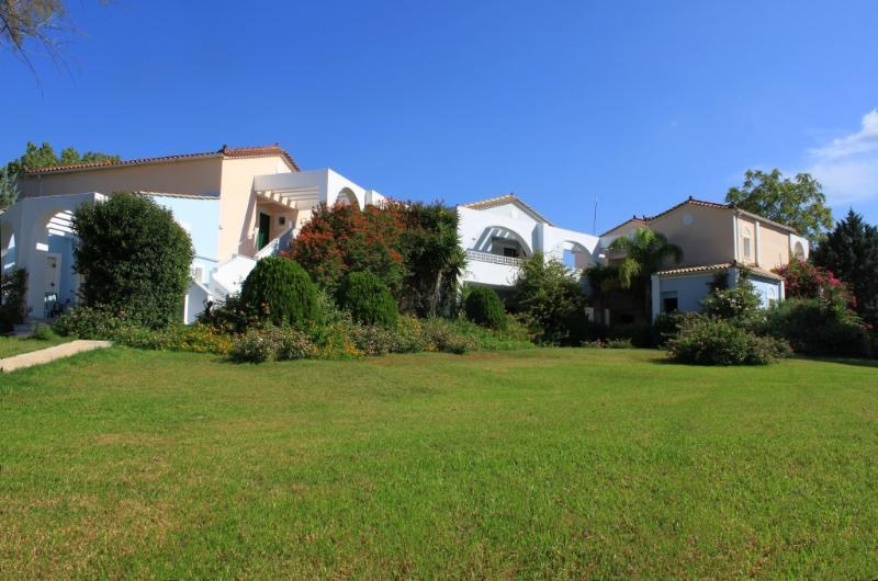 Ilaria Hotel Kalamaki  Bagian luar foto